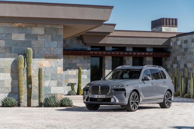 BMW X7 G07 LCI image