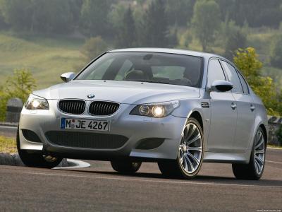 BMW E34 5 Series 520i Specs, Performance, Comparisons