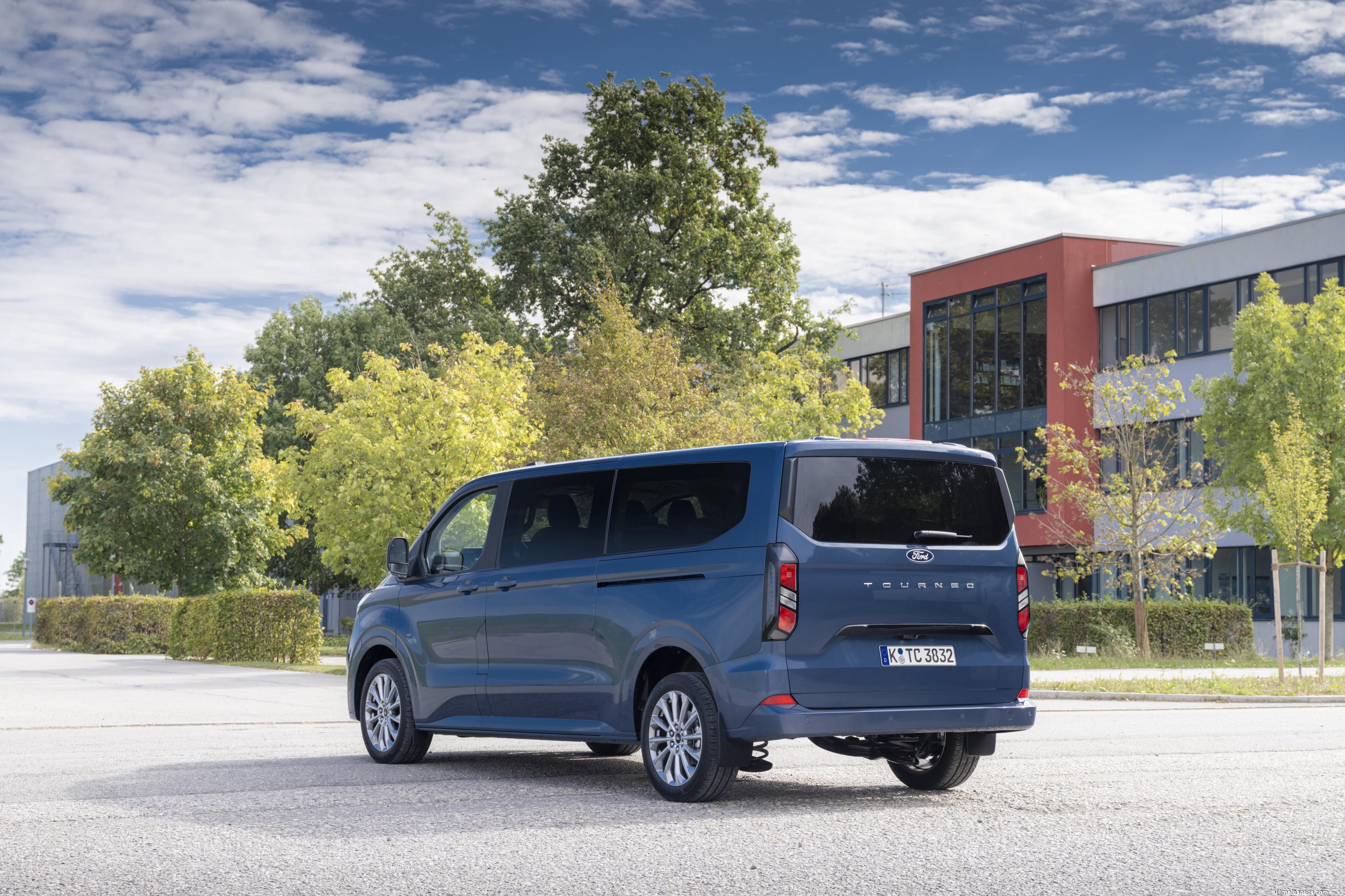 Ford Tourneo Custom L2 2024