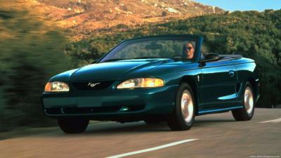Ford Mustang 4 GT (2001)
