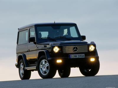 Mercedes Benz G Class SWB (W463 1998) 320 (2000)