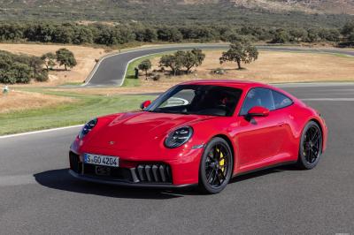 Porsche 911 Coupe (992.2) 4 GTS T-Hybrid PDK (2024)