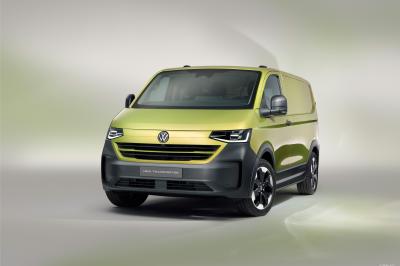 Volkswagen Transporter T7 Van SWB PanAmericana 2.5 eHybrid CVT-Auto (2025)