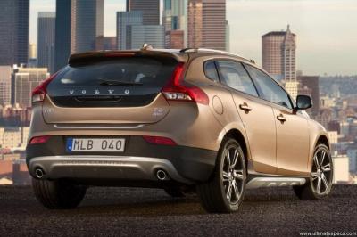Volvo V40 Cross Country T4 Momentum specs, dimensions