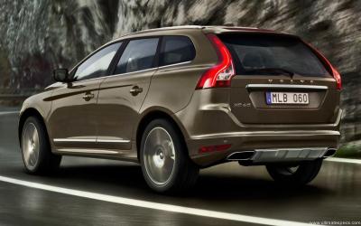 Volvo XC60 Restyling D4 Drive-E R-Design Kinetic (2013)