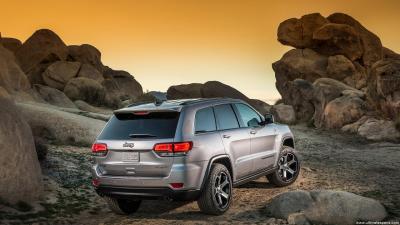 Jeep Grand Cherokee (WK2) 3.0 V6 CRD Limited 241HP specs, dimensions
