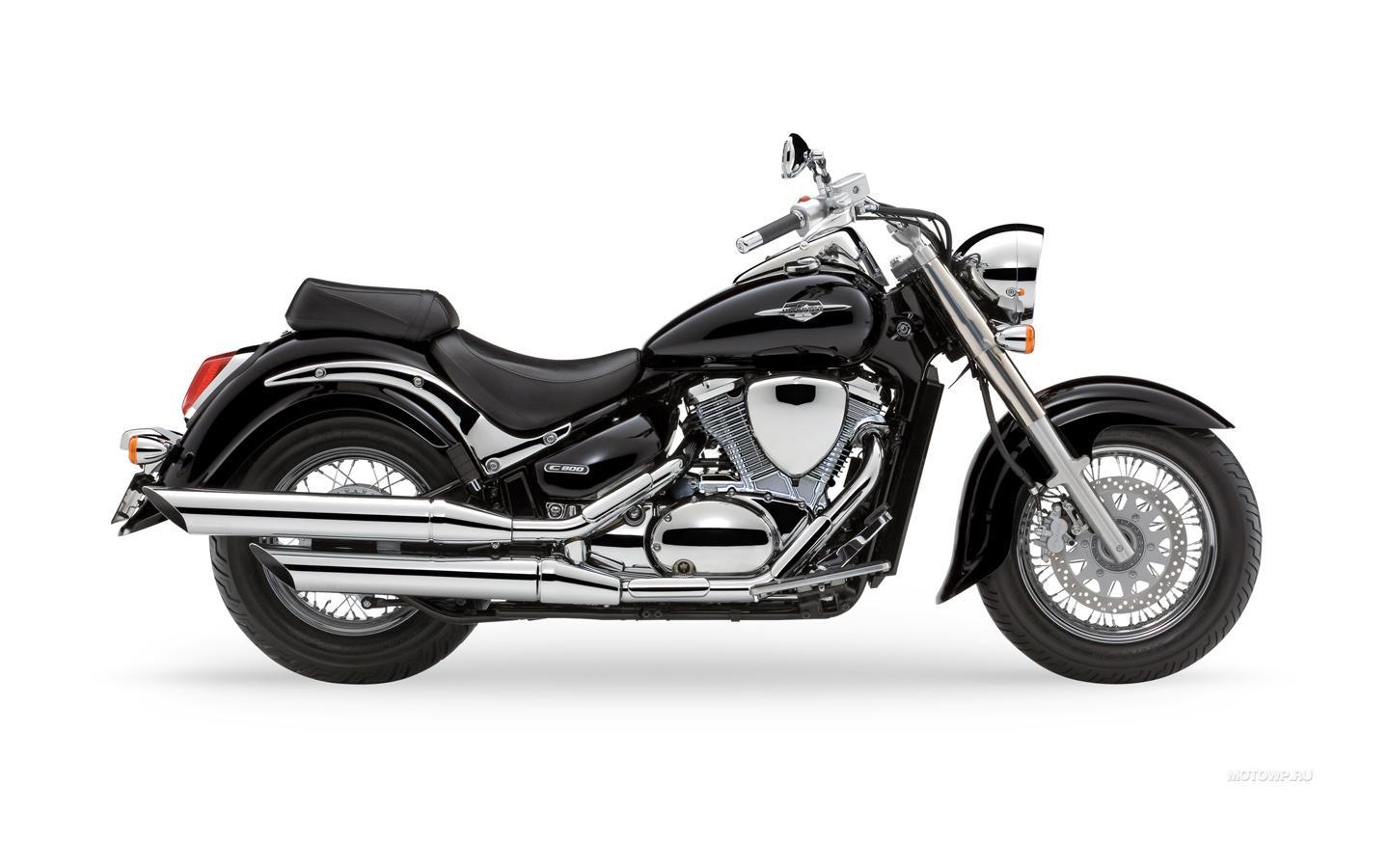 Suzuki Intruder C800 picture